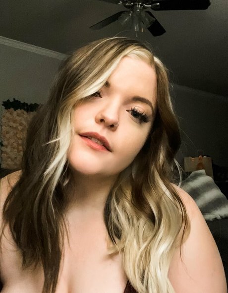 Meg Kaylee hot model pics