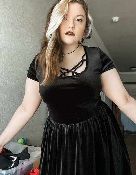 Meg Kaylee star best pics