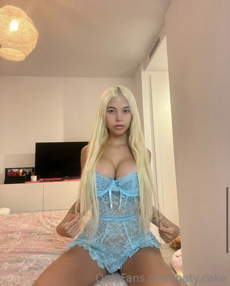 Patty cakes nude model picture