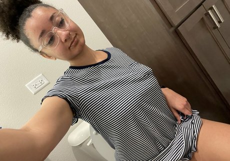 Delilah Moon pornographic model picture