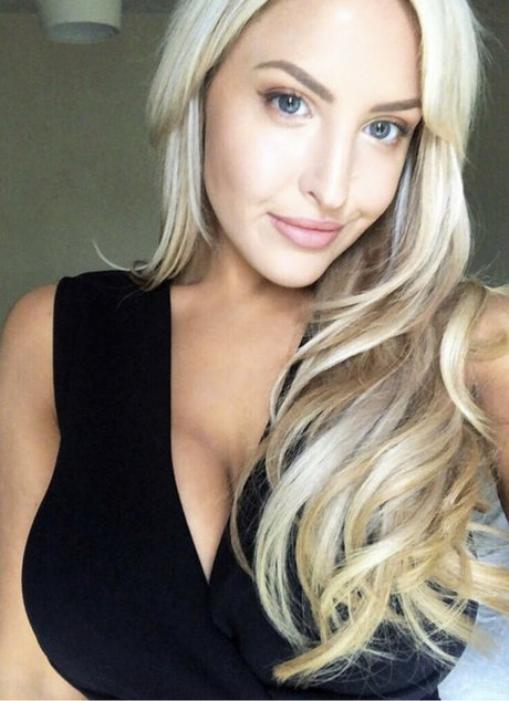 Eljonesuk nudes actress images