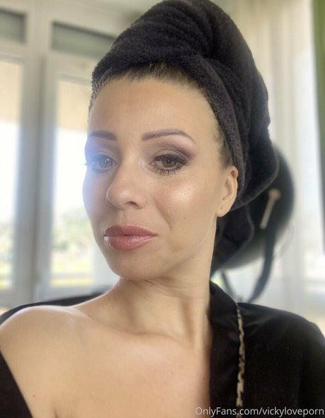 vickyloveporn sexy actress images