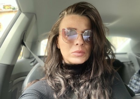 vickyloveporn model pretty images