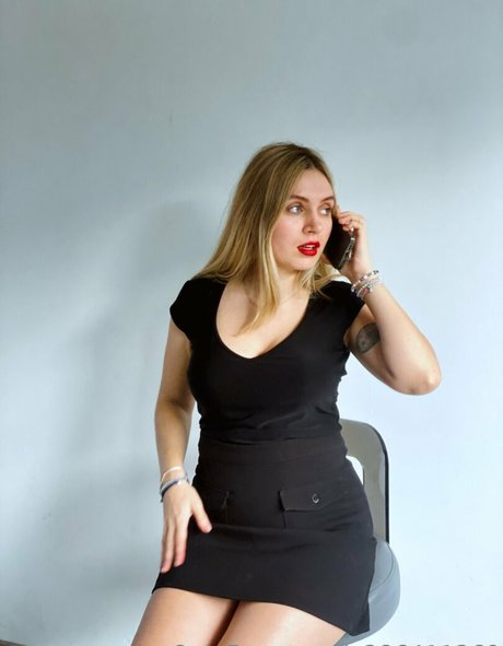 marry strawberry sex model pictures