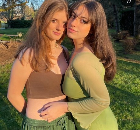 Bella Ossi model erotic picture