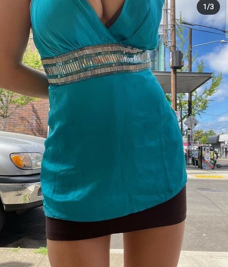 Bella Ossi star sexy images