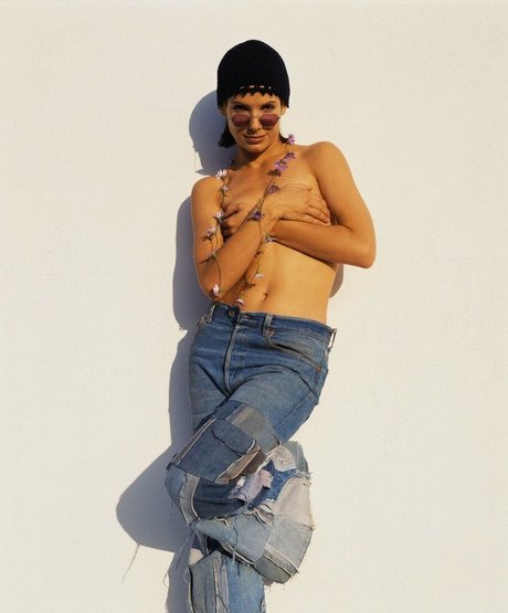 Sabdra Bullock nude star images