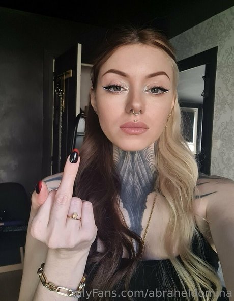 abraheldomina model sexy img