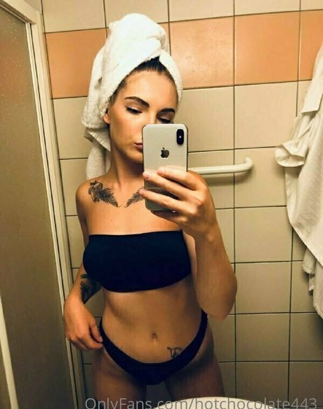 18 year old onlyfans hot nude pics