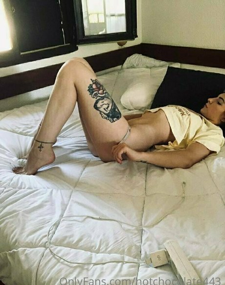 hotchocolate443 nudes model gallery