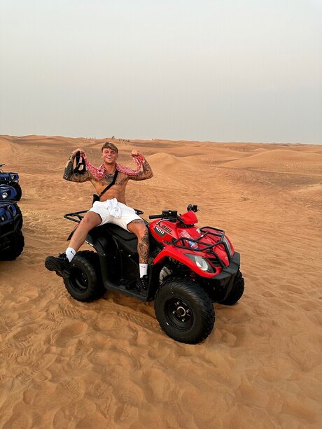 Big E_ pornstar sexy image