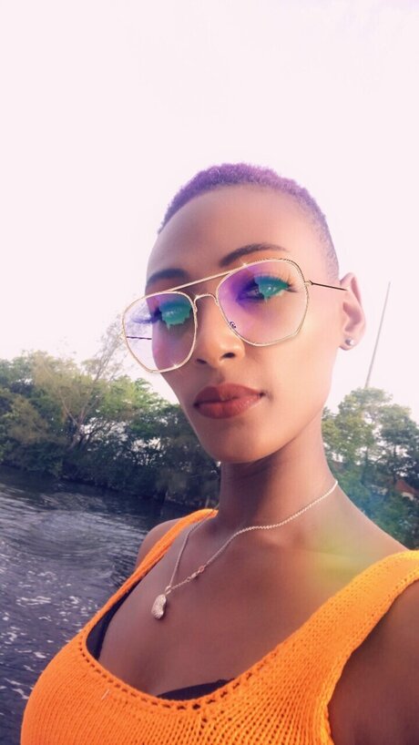 Slim Goodness sexy model pics