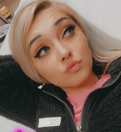 Pooh Baby art actress picture