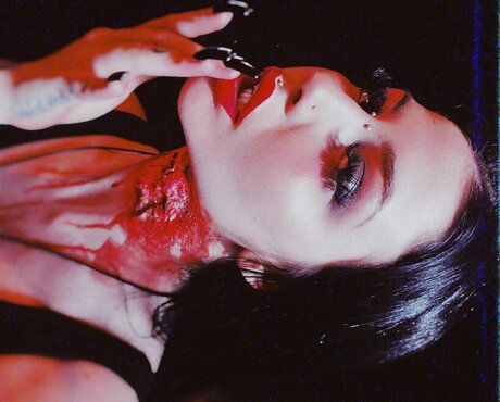 Estelle Moon naked star image