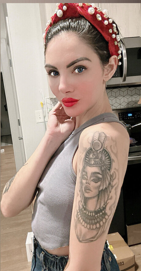 Goddess Sirene model sex images