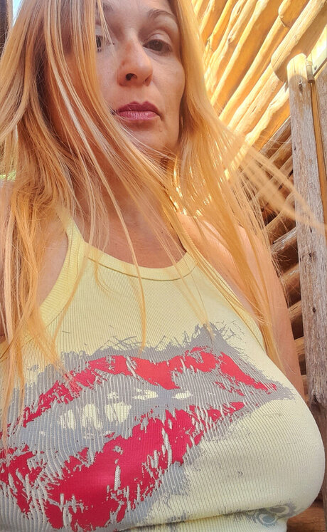 Vera Chocolatera beautiful pornstar img