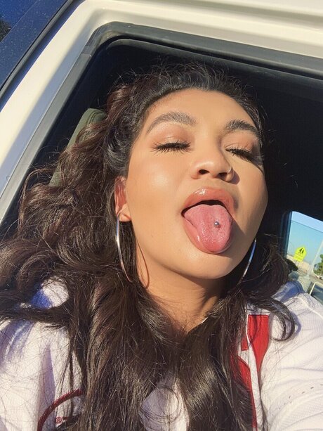 HokuBby model adult pics