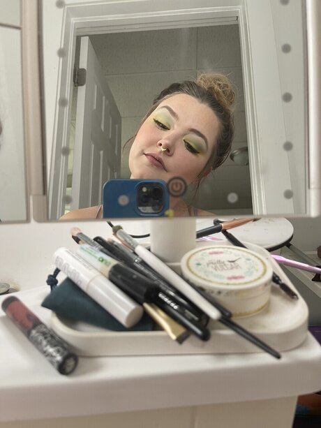 xXhalluciferXx nude actress photo