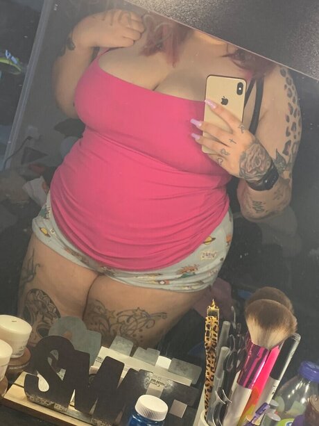 LIGHTBRIGHTYELLA model perfect photos