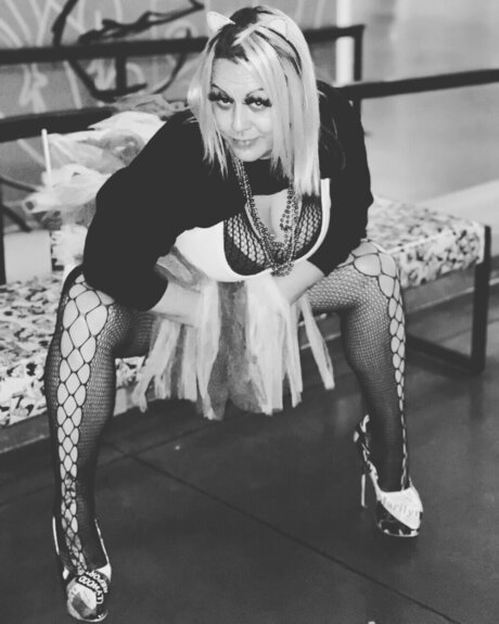 Bossybee model sexy pic