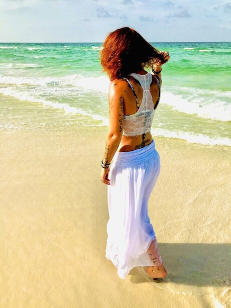 Brittany Simone hd actress picture