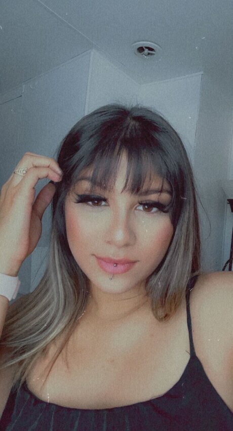 Izela Perez model adult photo