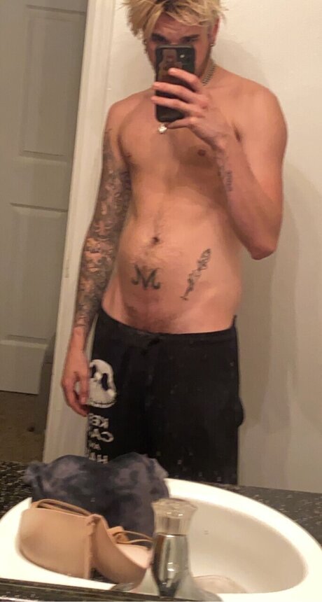 Cairo Rose art actress picture