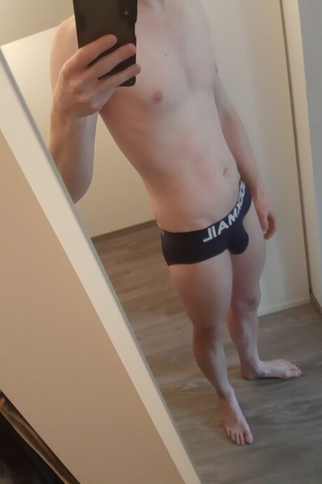 BoredBelgian beautiful model image