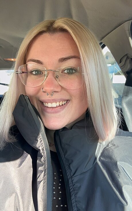 u17609310 star nude photos