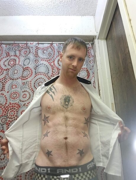 TRAVIS pretty pornstar galleries