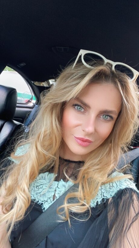 Love 007 model high quality images