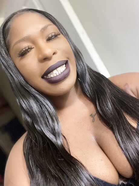 BuffySaintMarie naked model archive