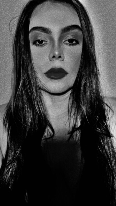 Big Latin Girl beautiful actress img