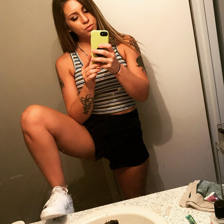 Vivian Batchelor pornstar top pic