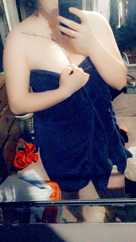 Skylar Bashor porn actress galleries