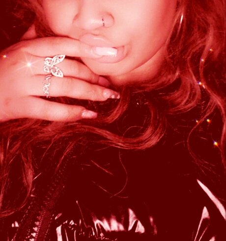 24 lilredd model art galleries