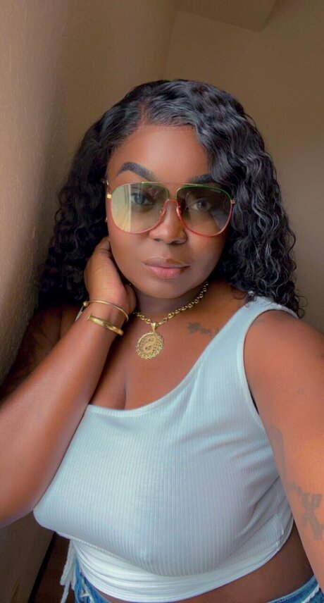 IslandGirl Shin nude model archive