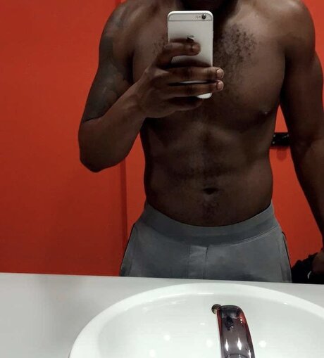 Reeper pornstar nude pic