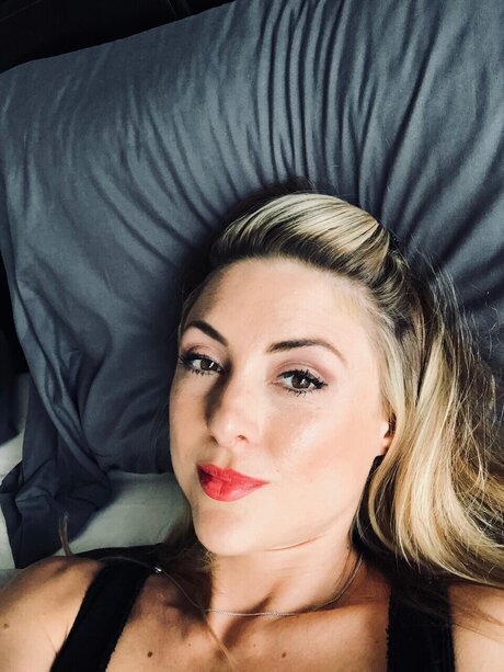 u9349361 star exclusive photo