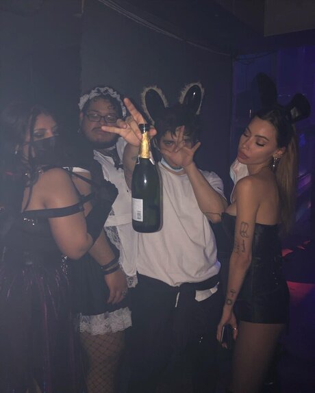 ADDICT model art photo