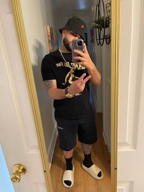 u19011150 hot star img