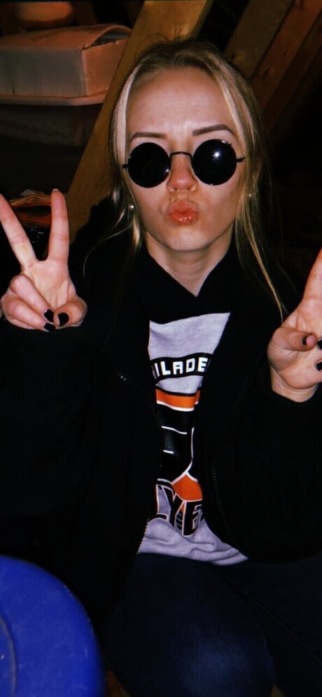 Nyra top model image