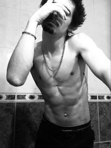 Goncas star adult photo