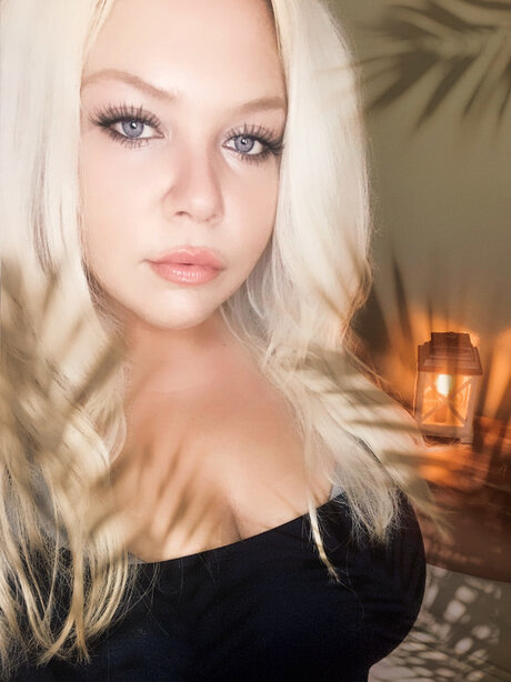 u122713218 star porn picture