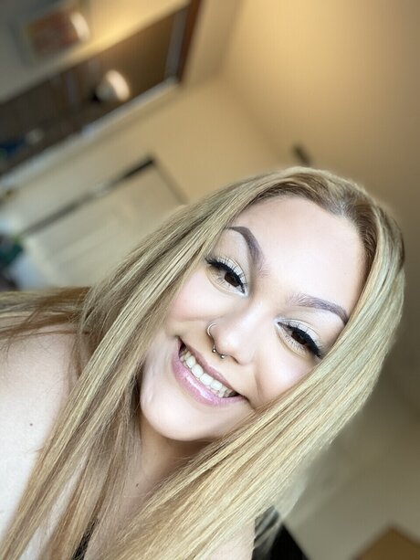 momo_ perfect pornstar photos