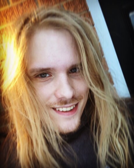 Rocketwood adult model pic