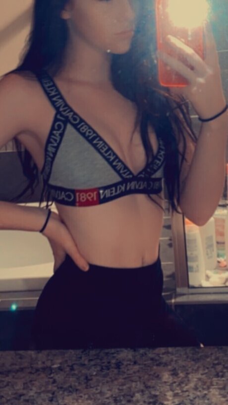 REIGN star naked photos