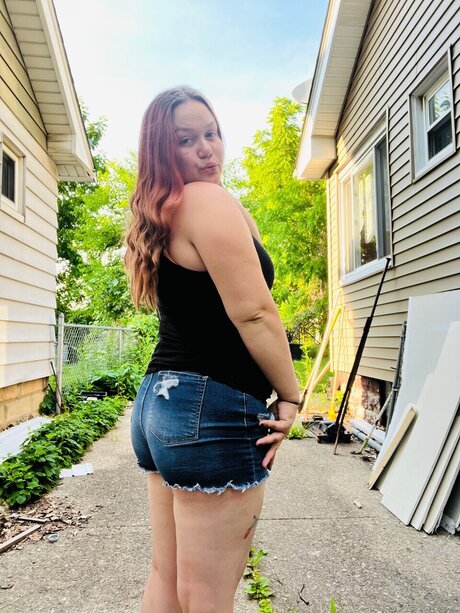 Sexibich star xxx image