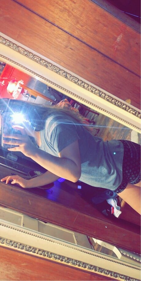 Hothoneybaby pretty actress photo