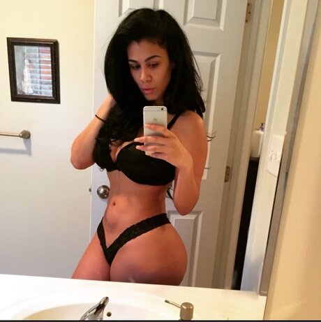 JuicySteph perfect actress image